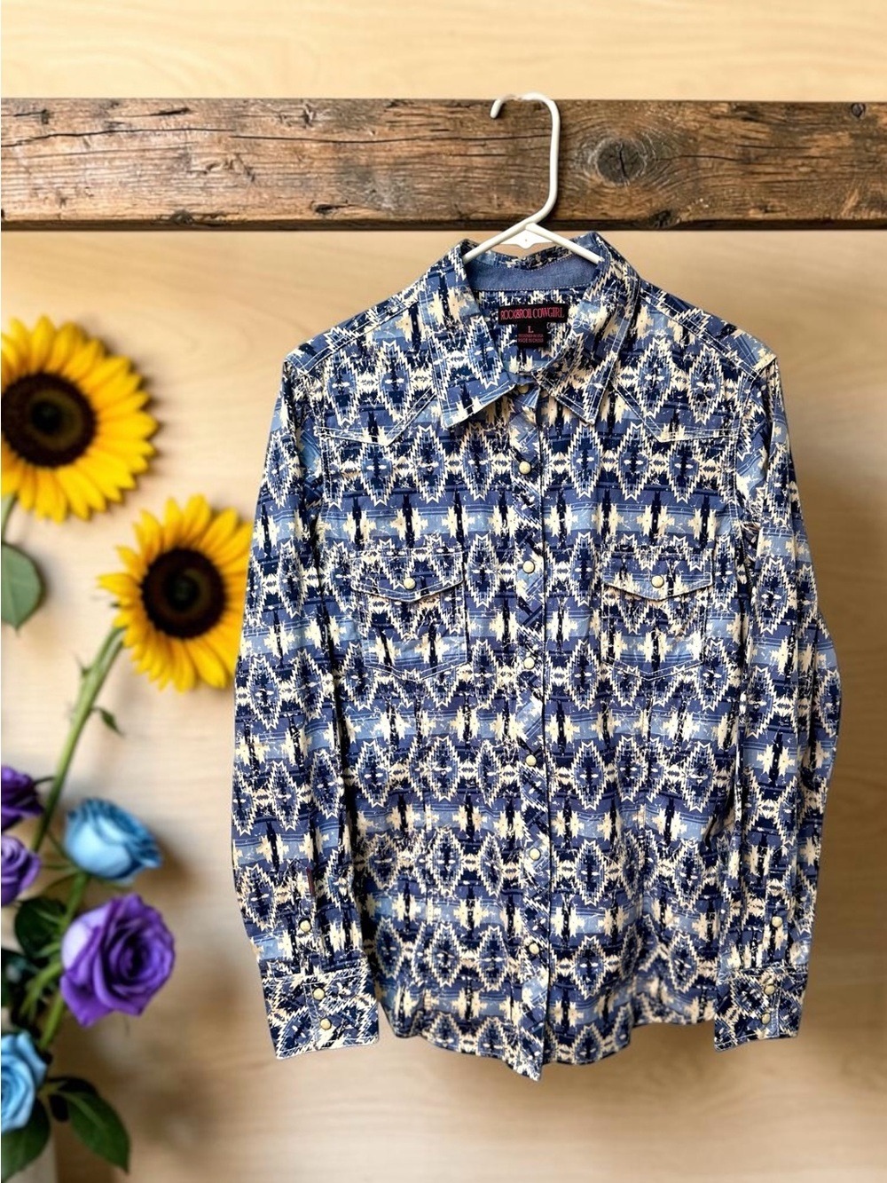 Rock & Roll Southwestern Snap Button Shirt Womens Large Blue Western Aztec Motif